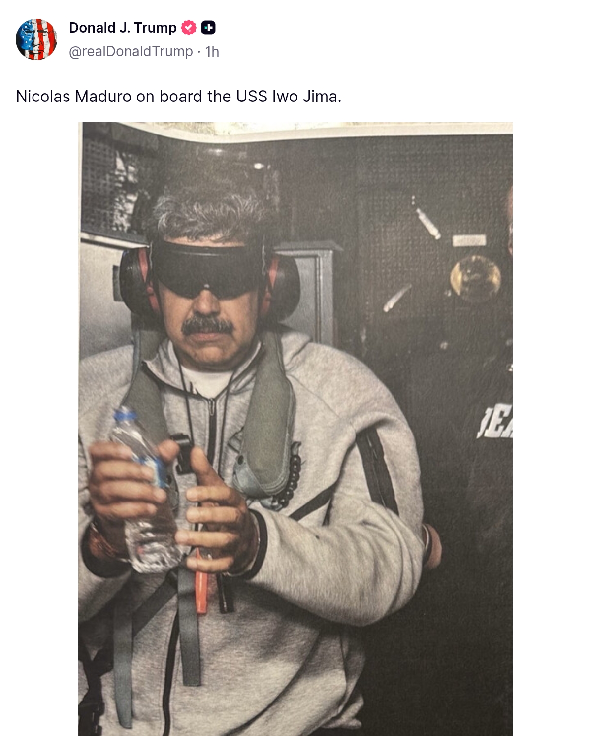 ထရမ့် ထုတ်ပြလာတဲ့  ဗင်နီဇွဲလား သမ္မတ ဓာတ်ပုံ