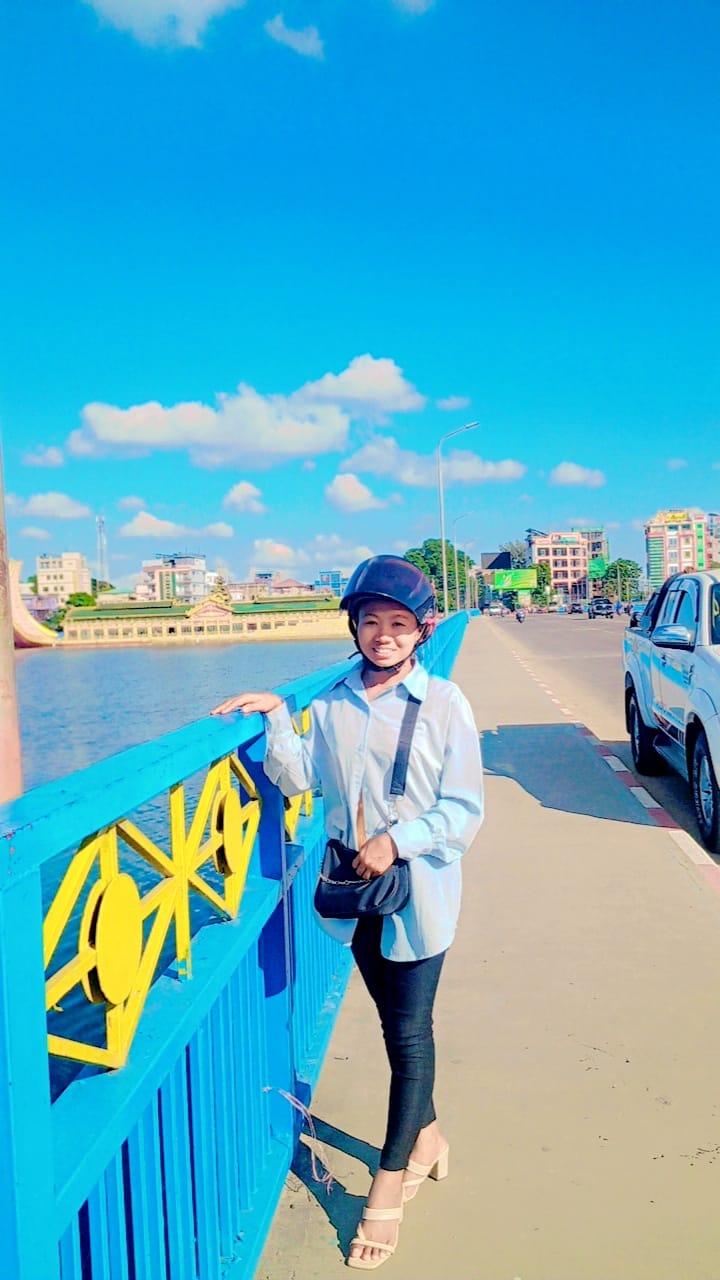 ရွာနာမည်ရော လူနာမည်ပါ တူနေလို့ Live လွှင့်ဖြေရှင်းလာတဲ့ ဆရာမလေး ခင်အေးနွယ်