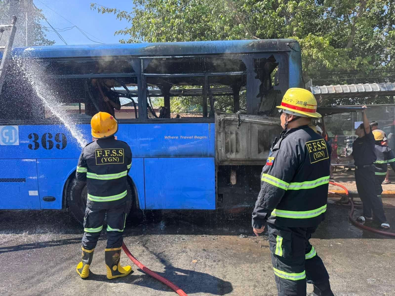 မြောက်ဥက္ကလာတွင် YBS ၄၂ ခရီးသည်တင်ယာဉ် မိနစ်ပိုင်းအတွင်း မီးလောင်ပြာကျ