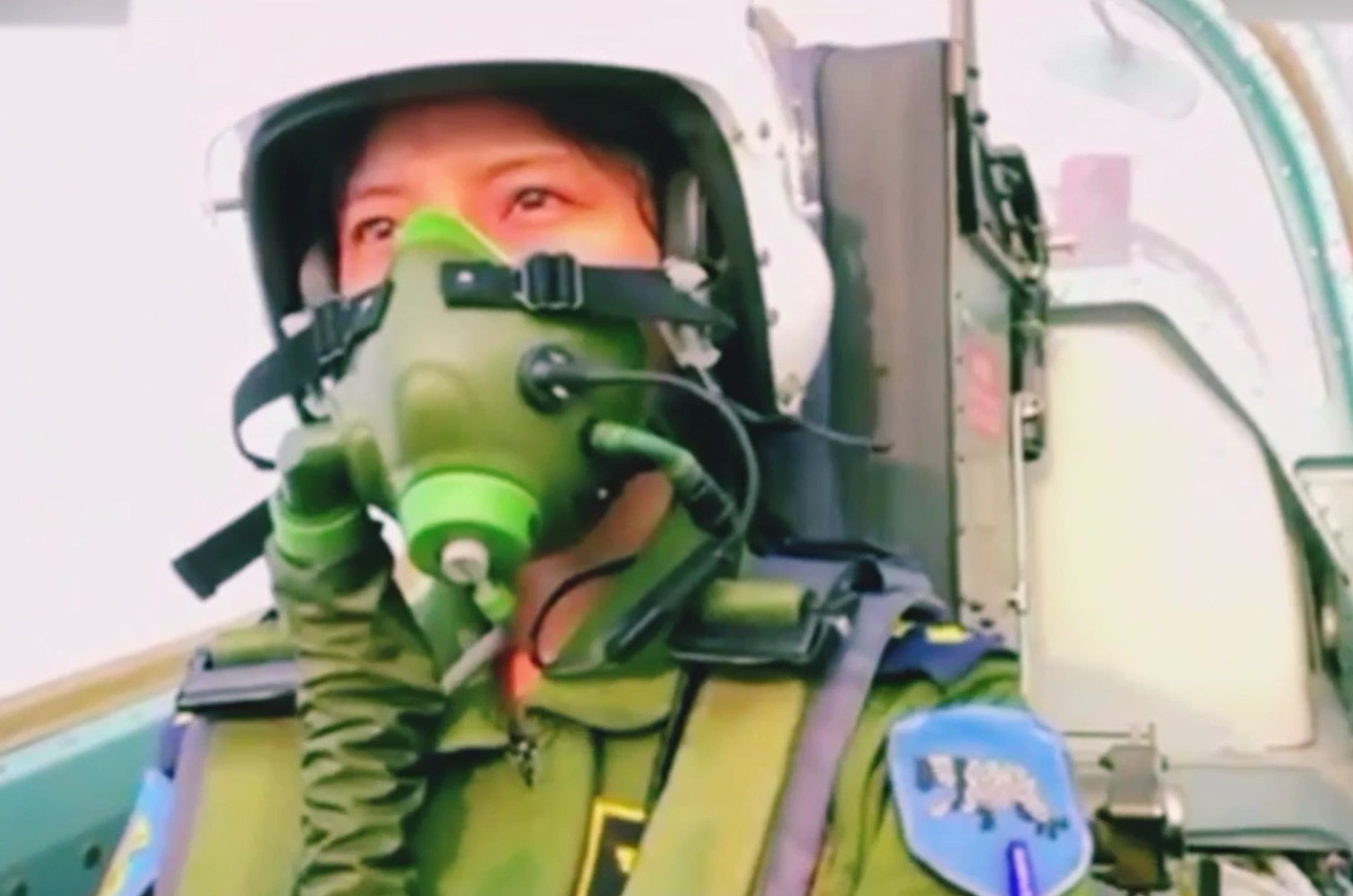 နိုင်ငံတစ်ဝန်းမှ ပြည်သူများကို ပစ်မှတ်ထား သတ်ဖြတ်နေသည့် လေကြောင်းတိုက်ခိုက်မှုများတွင် စစ် တပ်က အမျိုးသမီး တိုက်လေယာဉ်မှူးများကို ရာထူးတိုး၊ ဆုပေးစနစ်ဖြင့် တွင်တွင်ကျယ်ကျယ် အသုံးပြု