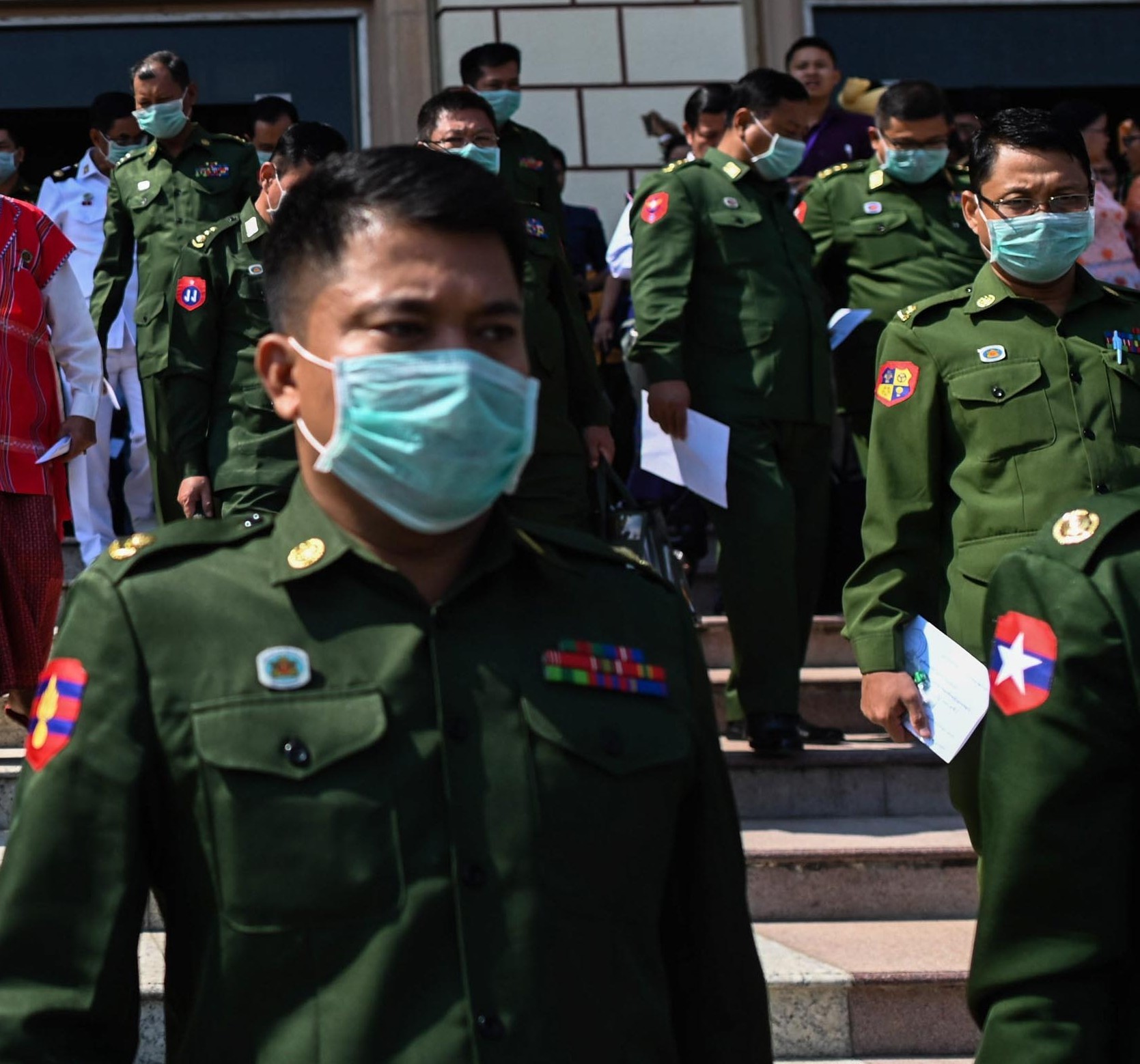 မြန်မာနိုင်ငံတစ်ဝန်းလုံးရှိ မြို့နယ်အုပ်ချုပ်ရေးအဖွဲ့များတွင် စစ်တပ်မှ ဗိုလ်မှူးအဆင့်အရာရှိများက ဦးဆောင် အုပ်ချုပ်မည်ဖြစ်ပြီး ကြံ့ဖွတ်အစိုးရသစ်နှင့်အတူ အုပ်ချုပ်ရေးအရာရှိ ဗိုလ်မှူးအသစ်များ တက်လာမည်