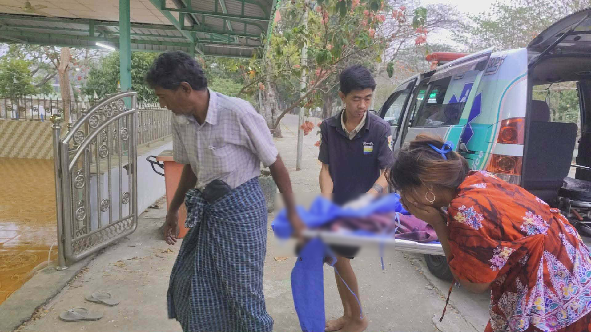 ကိုရီးယား- မြန်မာ ချစ်ကြည်ရေးတံတား ဒလတိုးဂိတ်တွင် YBS ယာဥ်ကြမ်းခင်းကျွံပြီး ကားပေါ်မှ ပြုတ်ကျသည့်ငါးနှစ်အရွယ် ကလေးငယ် ဘီးဖြင့်ကြိတ်မိကာ သေဆုံး