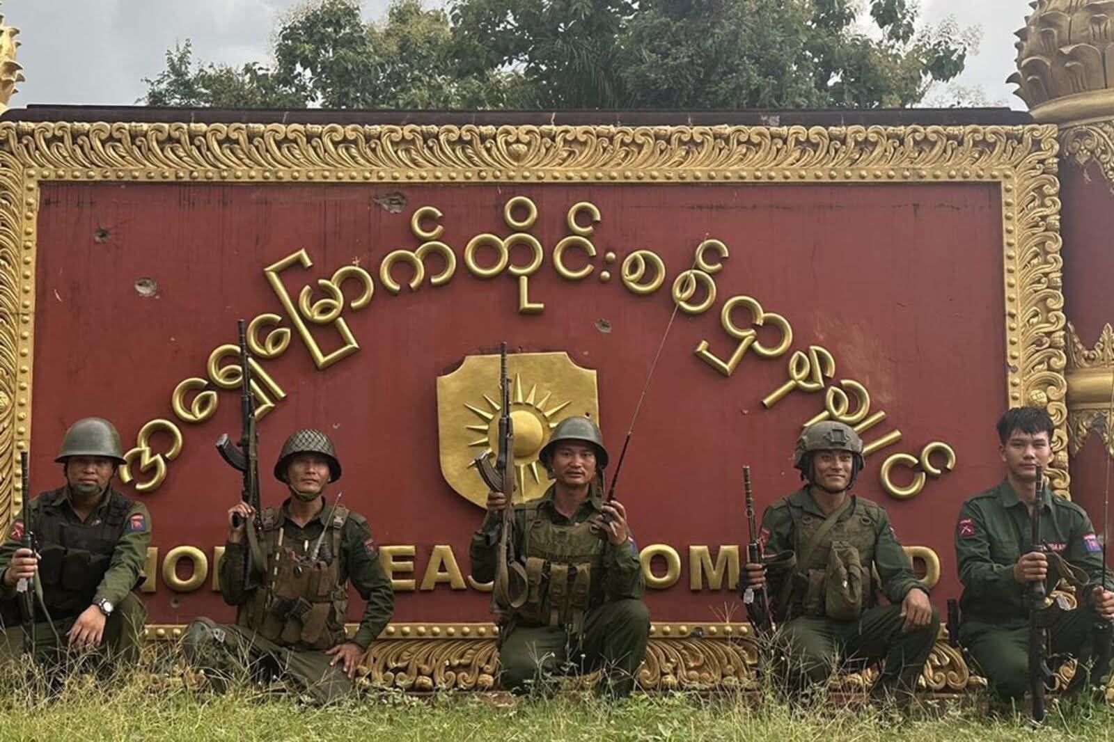 လားရှိုးမြို့နဲ့ ပတ်ဝန်းကျင်မှာ စစ်တပ်နဲ့ MNDAA အပြိုင်အင်အားတိုးပြီး စစ်ရေးပြင်နေ