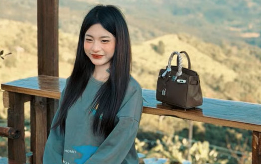 “မိသားစုဝင်တွေ နောက်ဆုံးခရီးတောင် မပို့လိုက်ရဘဲ လမ်းဘေးမှာ စောင်နဲ့ပတ် ဆားသိပ်ခံရပြီး d.b စွန့်ပစ်ခံခဲ့ရတဲ့ မဖြူဖြူအေး