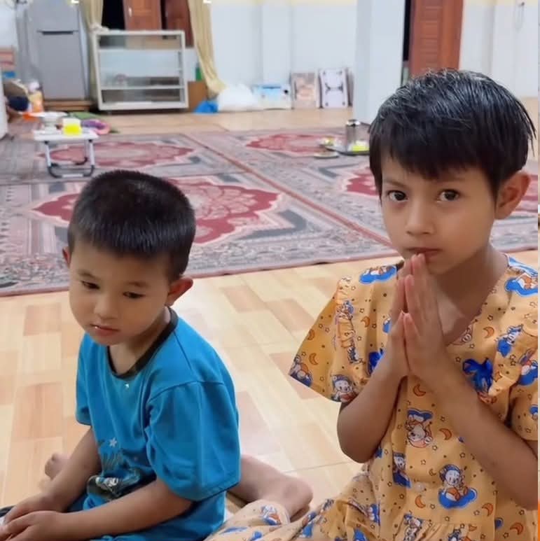 ဖခင်ဖြစ်သူ နောက်မိန်းမနဲ့အဆင်ပြေဖို့ မိဘမဲ့ဖြစ်ခဲ့ရတဲ့ မောငိနှမလ၂ ယောက်