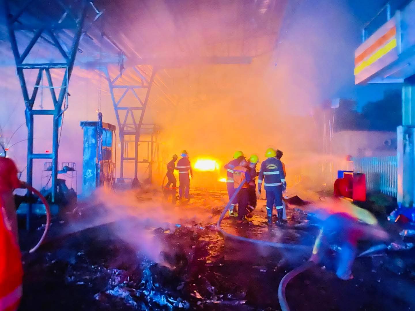 မြောက်ဒဂုံ Terminal ဆီဆိုင်မီးလောင်