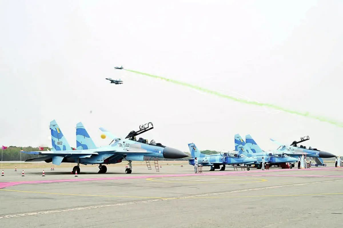 Su-30SME တိုက်လေယာဉ် ၆ စီးကို ရုရှားက မြန်မာစစ်တပ်ထံသို့ အပြီးသတ်လွှဲပြောင်းပေးအပ်