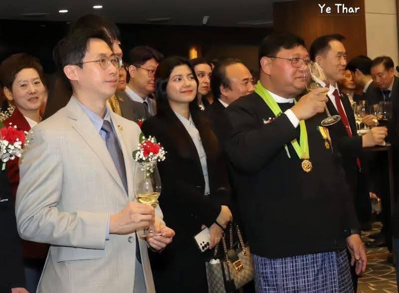 “တပ်မတော်နေ့” အခမ်းအနားတက်သည့် မချမ်းမြမြသော်ကို  လူမှုရေးပြစ်ဒဏ်ပေးရန် လှုံ့ဆော်