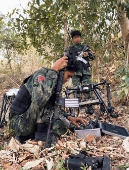 နေပြည်တော်အဝင် စစ်တပ် စစ်ဆေးရေးဂိတ်ကို တိုက်ခိုက်ခဲ့သော ဝရဇိန်တပ်ဖွဲ့က လက်နက်ကိုင် တော်လှန်ရေးအဖွဲ့ ၄ ခုကို ဒရုန်းမောင်းနှင်ခြင်း သင်တန်းပို့ချ