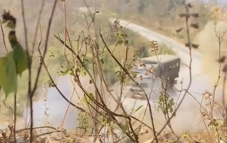 နေပြည်တော် ဥတ္တရသီရိမြို့နယ်မှာ စစ်ကော်မရှင်ကား ၁ စီးကို အသင့်စောင့်ကြိုတိုက်ခိုက်