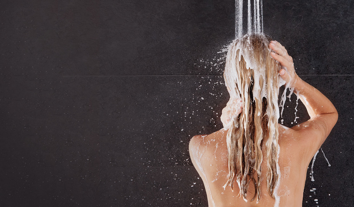 ရာသီလာချိန် ခေါင်းလျှော်မိလို့ ဘဝကူးသွားခဲ့ရတဲ့ မိန်းကလေး💔