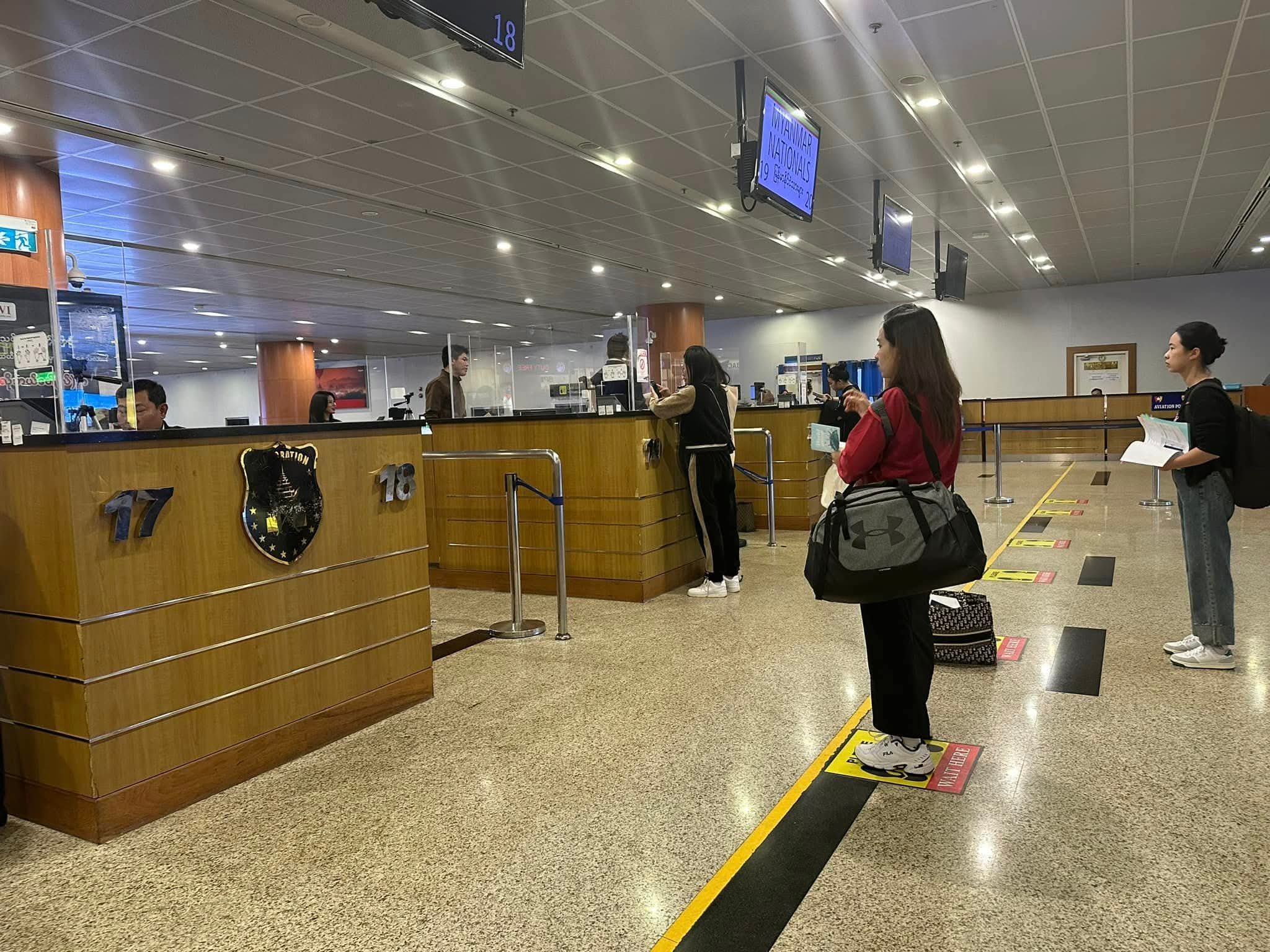 ရန်ကုန်လေဆိပ်တွင် VIP Pass ဖြင့် ထွက်ခွာရန် လူ ၁ ဦးလျှင် သိန်း ၁၀၀ အထိ စျေးပေါက်