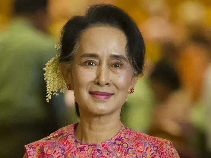ဒေါ်အောင်ဆန်းစုကြည်နှင့် ရှေ့နေအဖွဲ့ တွေ့ဆုံခွင့် စစ်အုပ်စု လျစ်လျူရှုထား