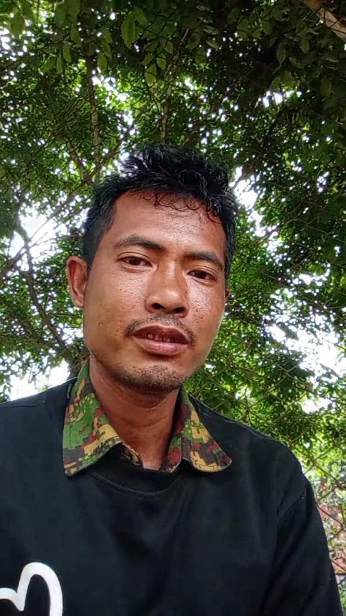PDF စစ်သုံ့ပန်းတွေကို လည်လှီး၊ မီးရှို့သတ်ဖြတ်ခဲ့ဟု စစ်တပ်ရဲ့ တပ်ကြပ်ကြီးပြော