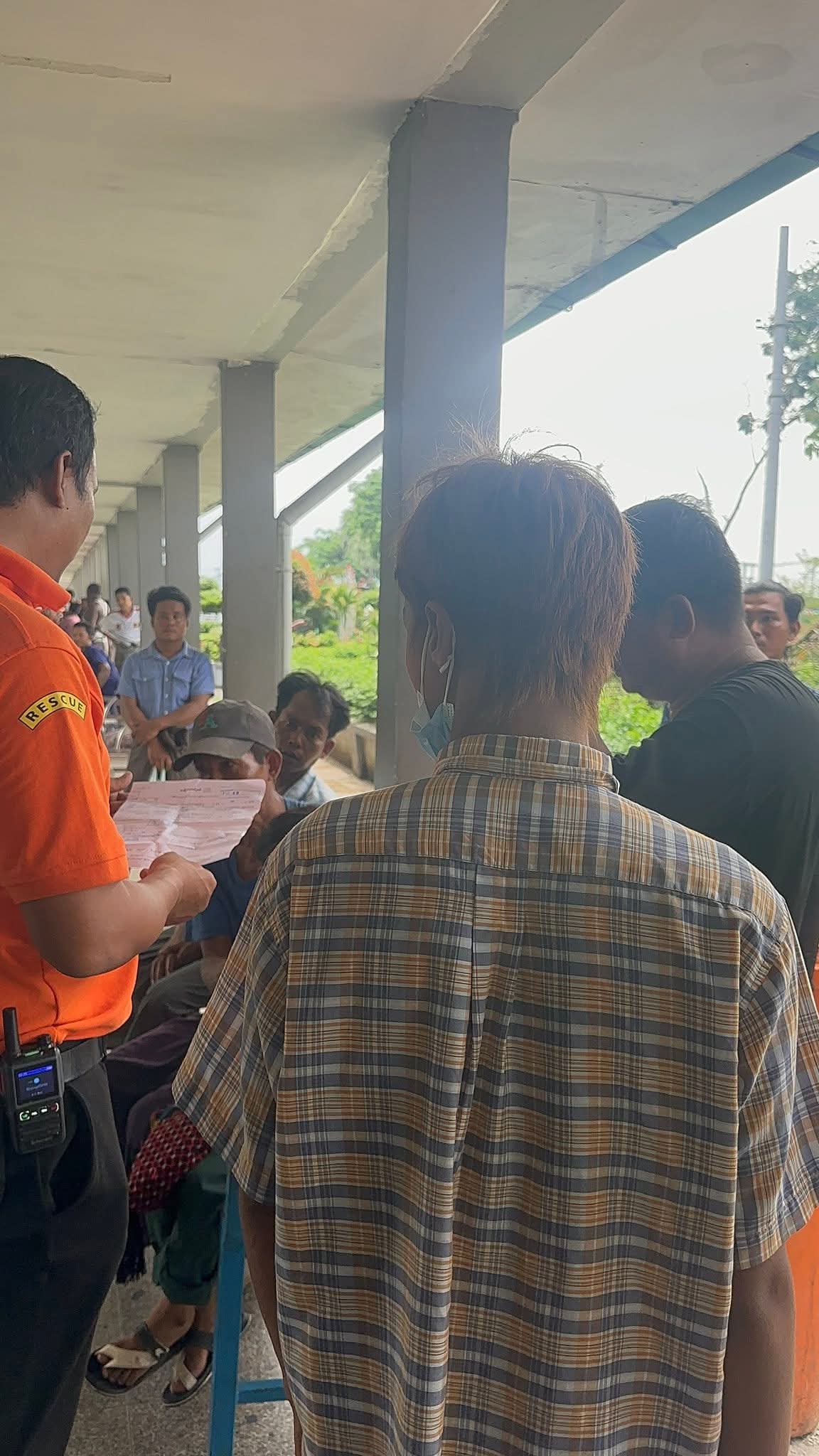 တစ်နိုင်ငံလုံးက ဝိုင်းသနားပေးနေပေမယ့် ဘယ်သူသေသေ ငတေမာရင်ပြီးရောဆိုတဲ့ မြောက်ဥက္ကလာဆေးရုံရဲ့ ရင်ခွဲရုံ