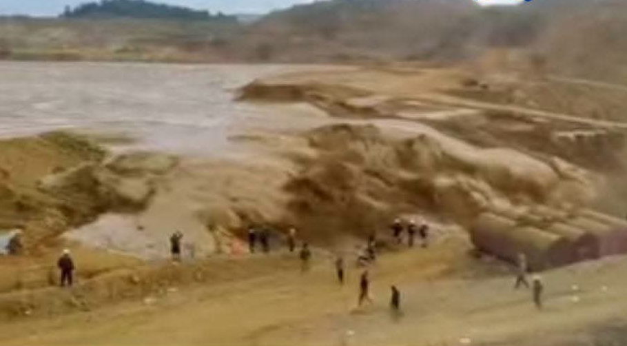 တမြို့လုံးနီးပါး ရေအောက်ရောက်သွားပြီဖြစ်တဲ့ ဖားကန့်