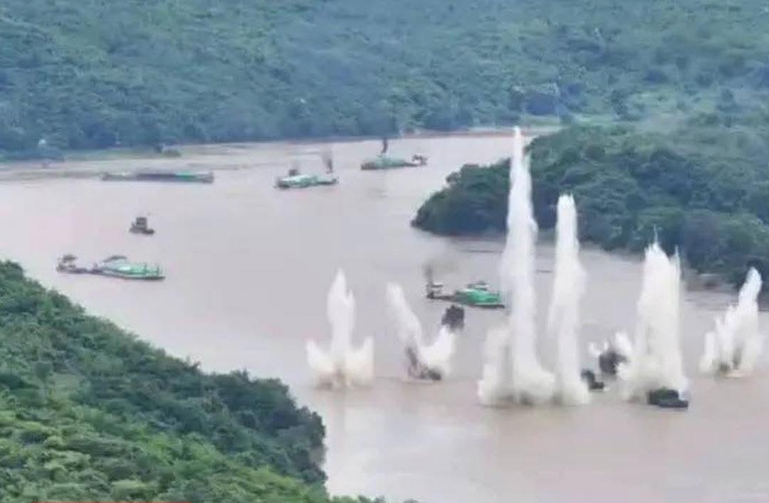 ဗန်းမော်မြို့ စစ်အင်အားထပ်ပို့ဖို့ စစ်တပ်က မန္တလေးဆိပ်ကမ်းမှာ ပြင်ဆင်နေ