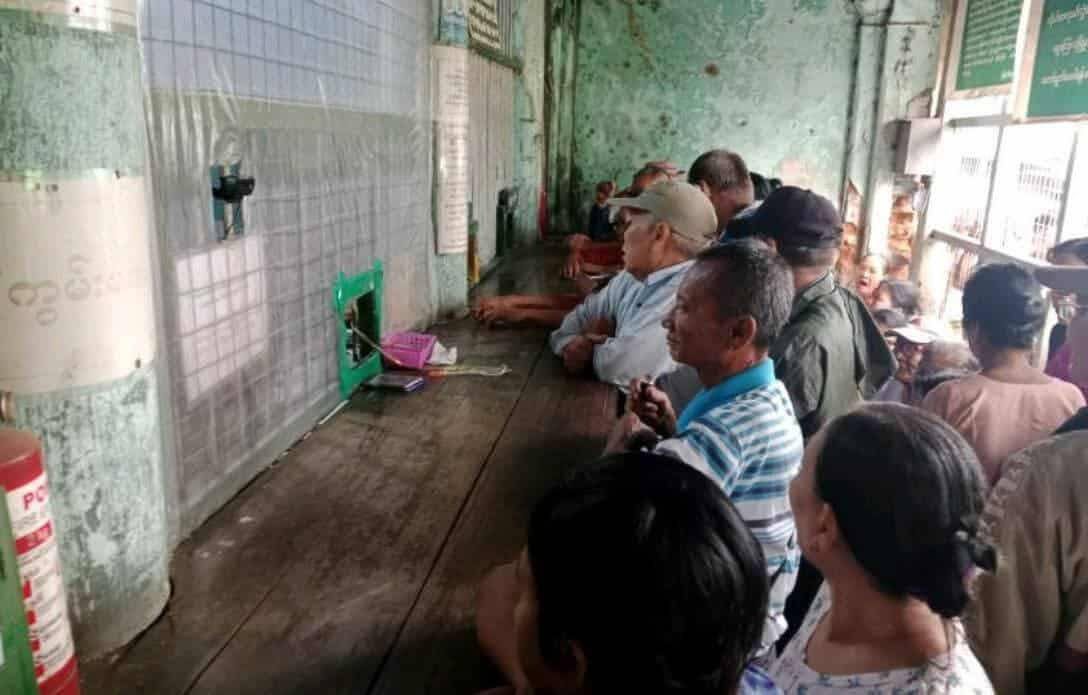 ကြက်ဥတောင် နပ်မမှန်တော့တဲ့ ပင်စင်စားကြီးတဦး