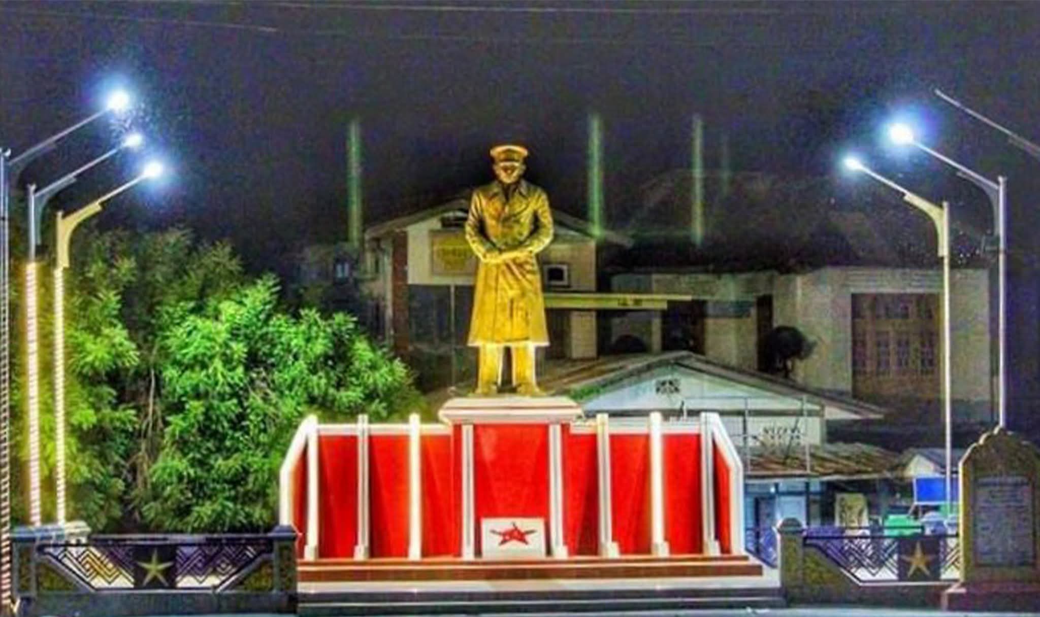 အာဇာနည်နေ့ မတိုင်မီ ဗိုလ်ချုပ်အောင်ဆန်း ရုပ်တုတွေကို စစ်အုပ်စုက လိုက်လံ ဖြိုချဖျက်ဆီးနေ