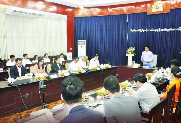 တိုင်းပြည်အနှံ့ ဖုန်းနဲ့ အင်တာနက်လိုင်းတွေဖြတ်ထားပြီး 5G စတင်တော့မည်ဟုဆို