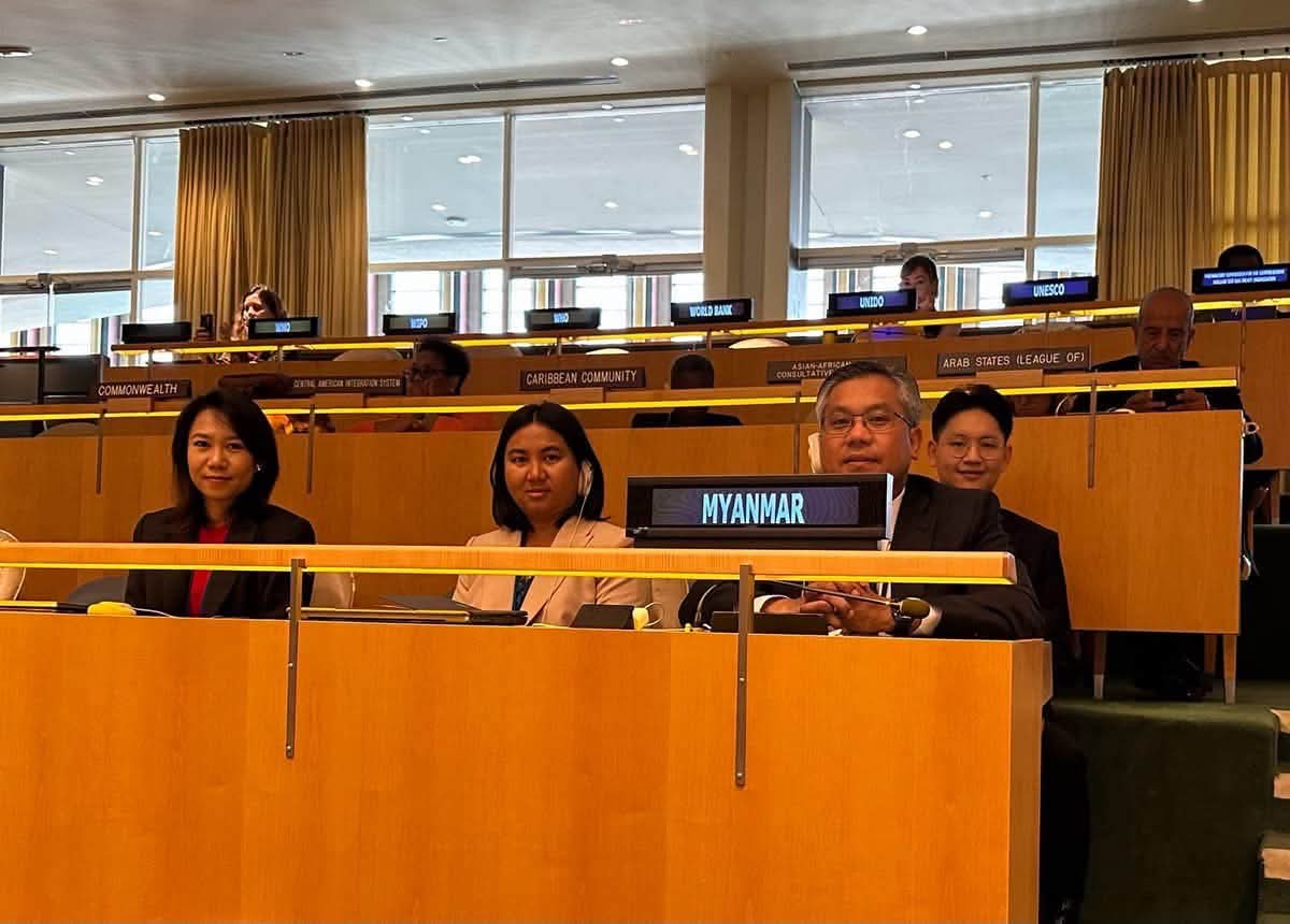 ကျနော်တို့ သံအမတ်ကြီးကတော့ သံအမတ်ကြီး ပါပဲ